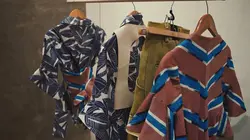 Habille-nous, Africa