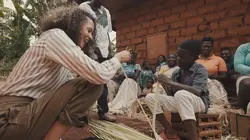 Habille-nous, Africa