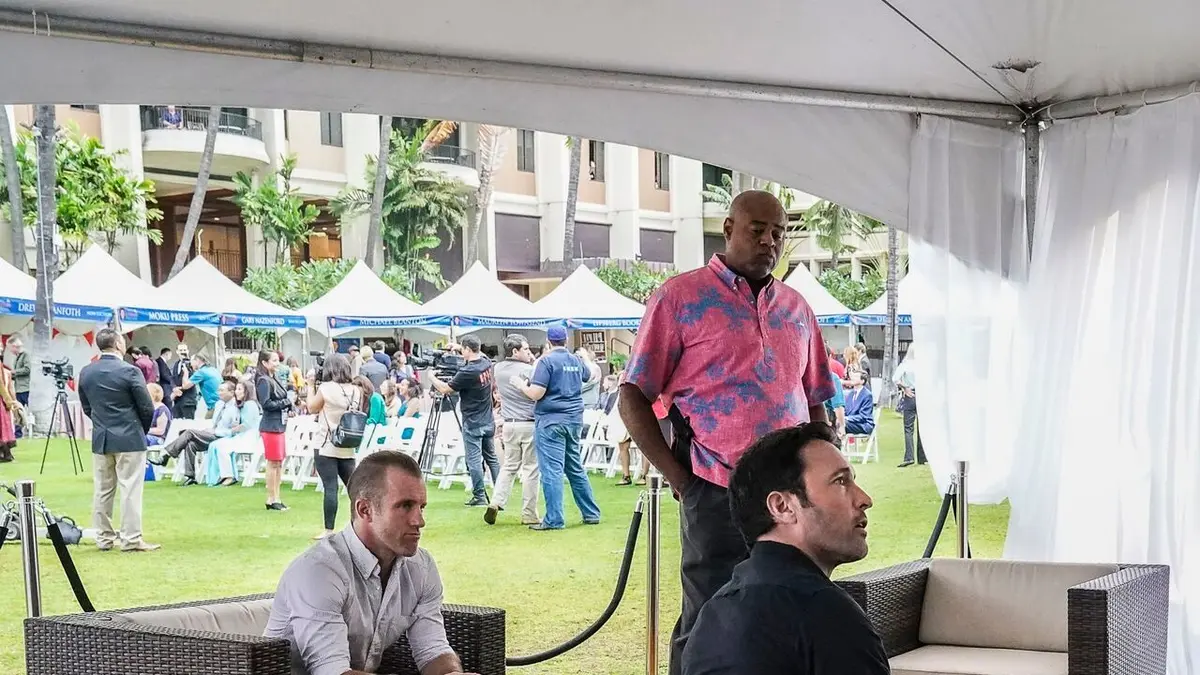 Hawaii 5-0 S10E17 He kohu puahiohio i ka ho'olele i ka lepo i luna