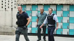 Hawaii 5-0 S08E22 Bien que le poisson soit bien salé, les asticots rampent