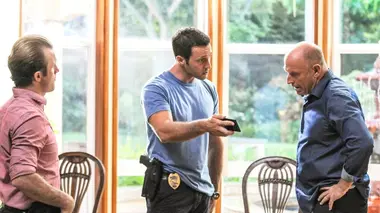Hawaii 5-0 S04E06 Kupouli 'la