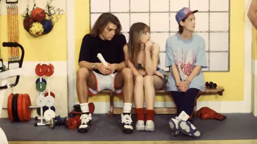 Hélène et les garçons S01E176 La révolte en streaming