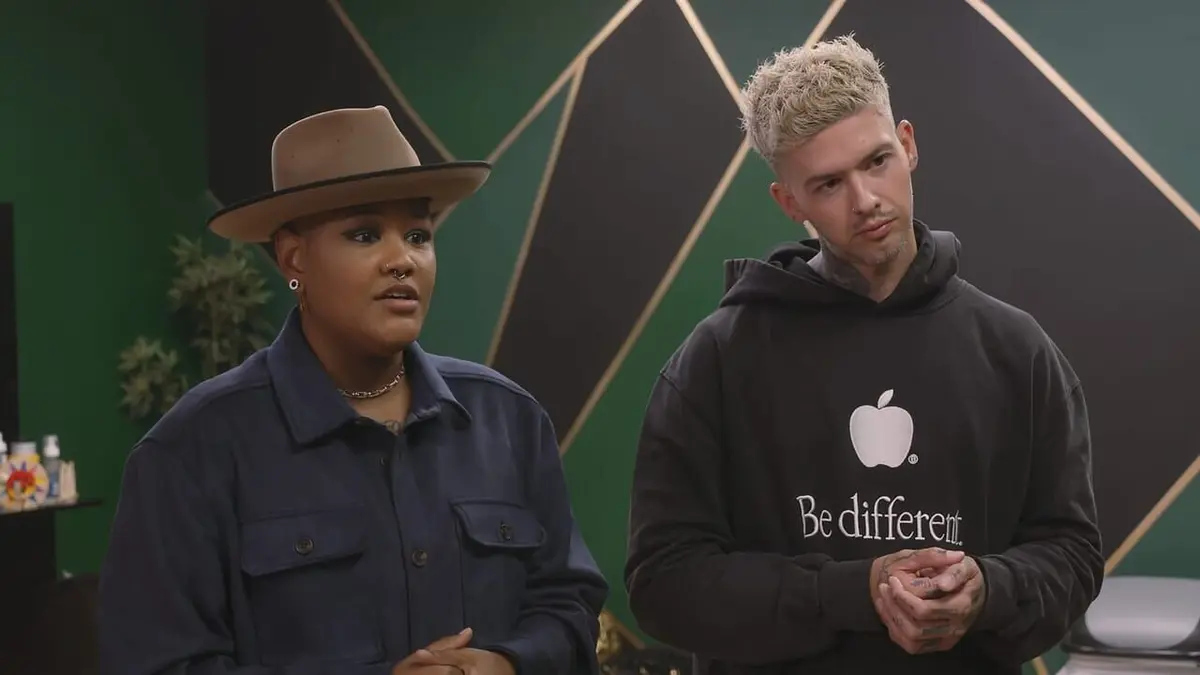 Help! I'm in a Secret Relationship! Mikkie et Dale