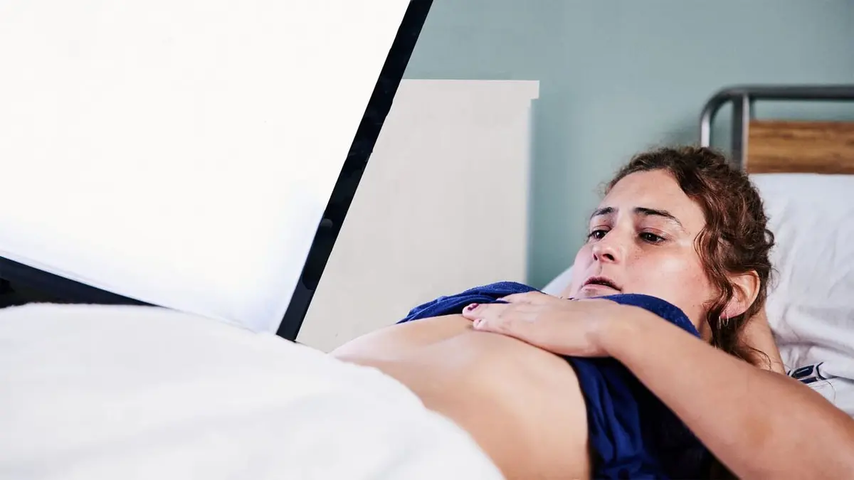 Help Me, I'm Alien Pregnant en streaming