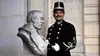 Francois dans Hercule Poirot S05E06 La boîte de chocolat (1993)