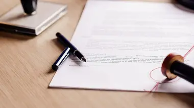 Enfants déshérités, millions envolés : les mystères de l'héritage du Comte de Paris