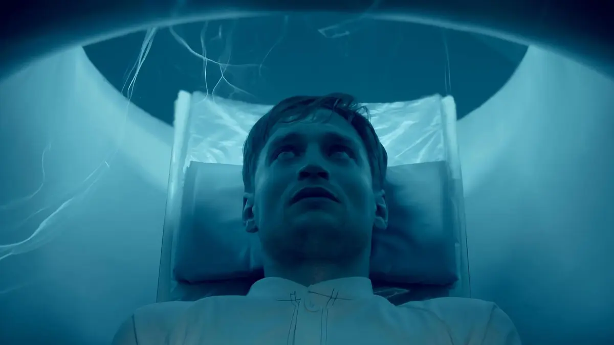 Hidden : First Born S01E02 La traque