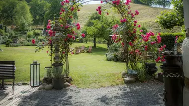 Jardin et petit château