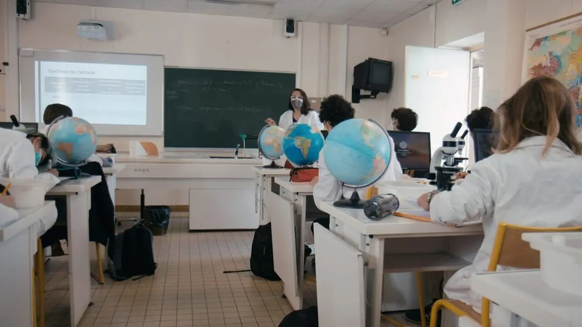 Histoires d'écoles 1968-2015