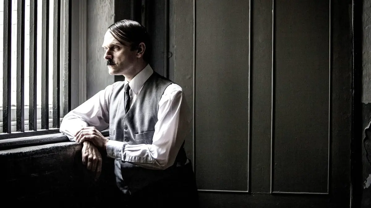 Hitler : le cercle du diable La Reconstruction