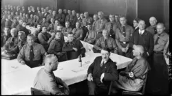 Hitler, une vie en images