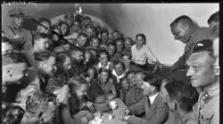 Hitler, une vie en images