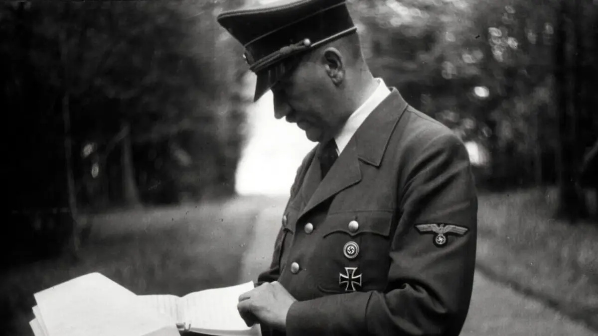 Hitler, une vie en images