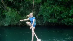 Hobbies Salomé sur sa slackline