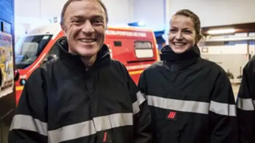 Hondelatte part en live... E02 Avec les pompiers de Paris