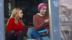 Hoodie  S02E13 Originaire de Pit