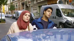 Hoodie  S01E24 Passe le micro !