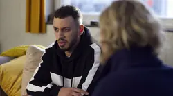 Hoodie S01E43 Opération argent