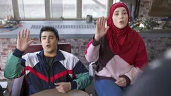 Hoodie  S02E22 Cadeau de réconciliation