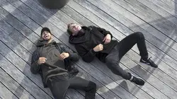 Hoodie  S02E23 Descente verticale