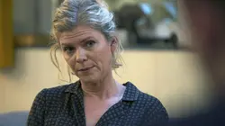 Hoodie S02E40 Changement de plan