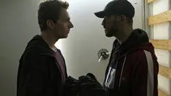 Hoodie  S02E50 Dans le camion