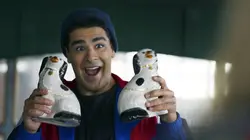 Hoodie  S01E08 Un héros est né