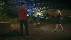 Hoodie  S03E22 Tous corrompus, sauf Dorien ?