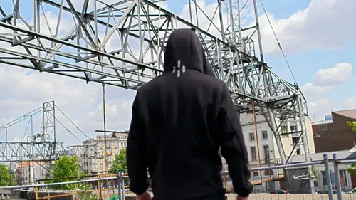 Hoodie S01E11 Le serment