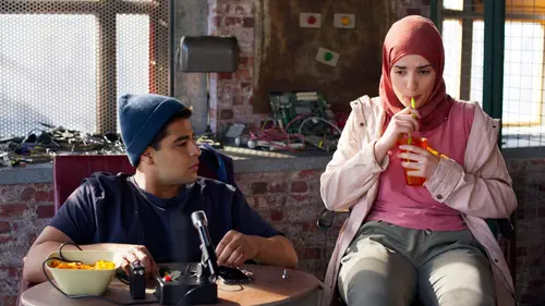 Casting Hoodie S01E26 Confiance aveugle ?