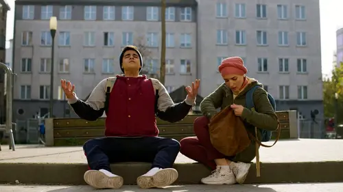 Hoodie S01E46 Le budget vacances