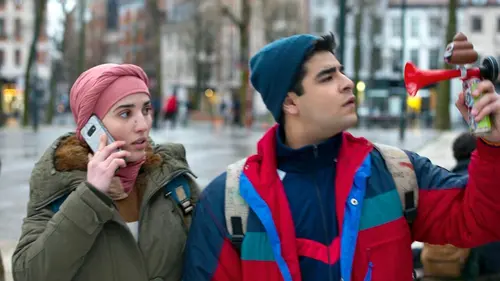 Hoodie S02E10 Flo le fantôme