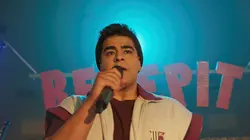 Hoodie  S02E13 Originaire de Pit