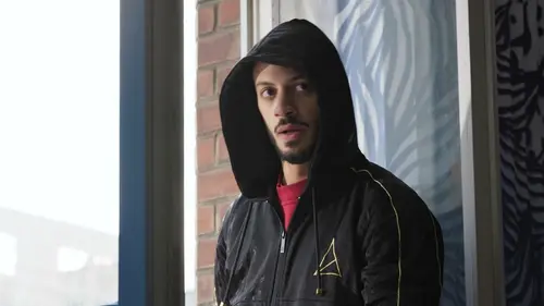 Hoodie S02E28 Confession