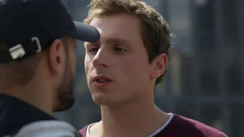 Hoodie S02E35 Le duel