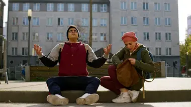 Hoodie S01E46 Le budget vacances