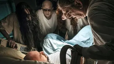 Hôpital hanté S02E01 Ils n'ont pas d'yeux / Côté sombre / Une célébration de la mort