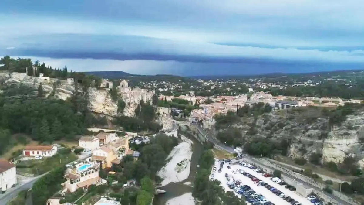 Hors de contrôle Les inondations de Vaison-la-Romaine