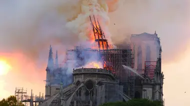 Hors de contrôle S01E25 L'incendie de Notre-Dame