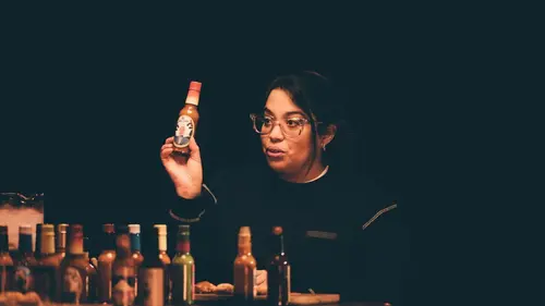 Hot Ones S02E05 Melha Bedia appelle son docteur