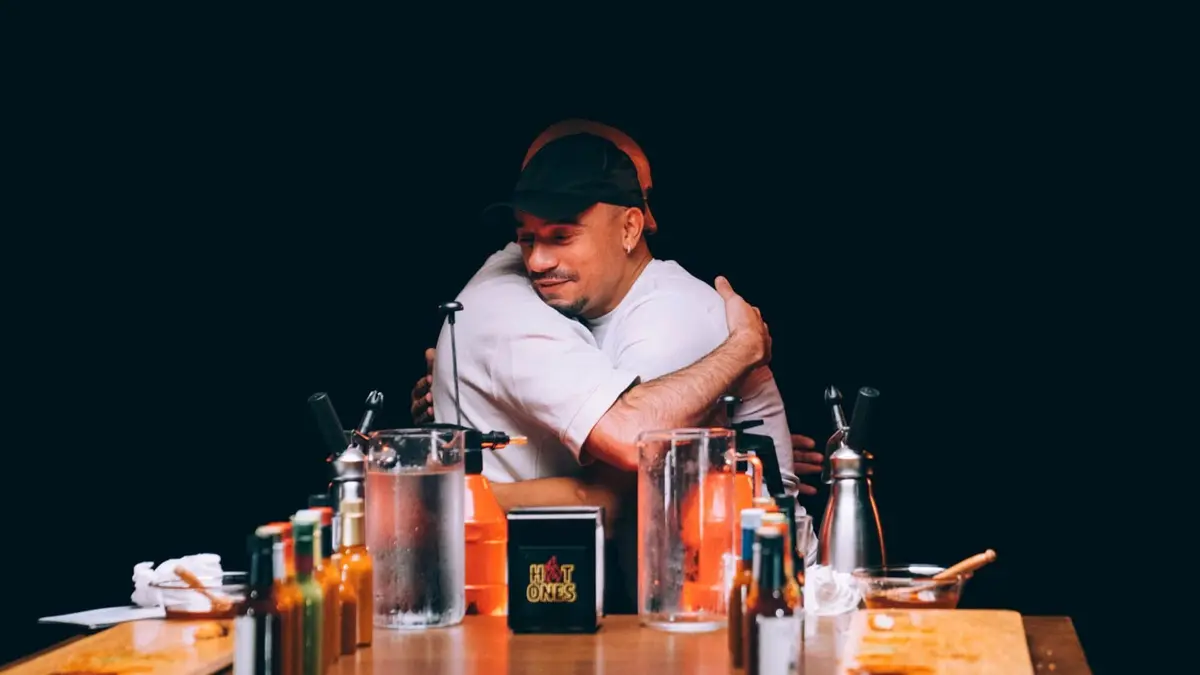 Hot Ones S02E10 Mister V sera-t-il meilleur qu'au GP Explorer ?