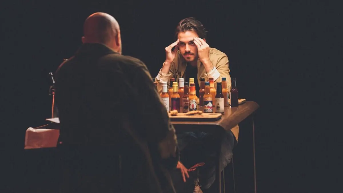 Hot Ones S01E06 Panayotis Pascot et son haleine de réchauffement climatique