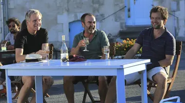 Hôtel de la plage S01E03