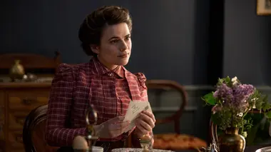 Howards End S01E01