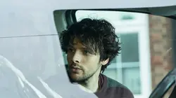 Humans S03E04 Un pas vers la paix