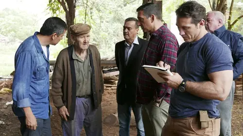 Casting Hunting Hitler : les dossiers déclassifiés S02E03 Le témoin oculaire