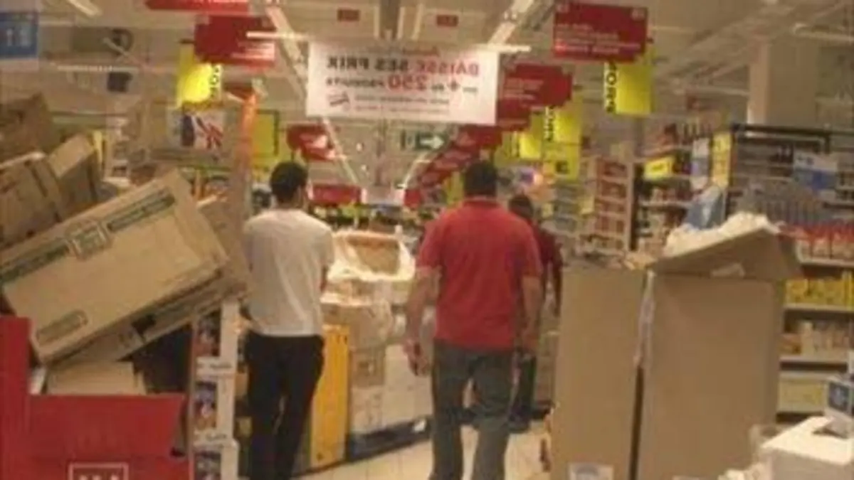 Hypermarchés, des bas prix à quel prix