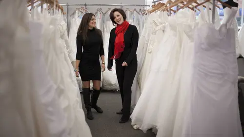 I Found the Gown S02E05 Bling, Bows, and Lace