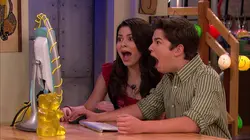 iCarly S02E19 Il faut sauver iCarly.com en streaming
