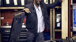 Visuel de Idris Elba, fou du volant